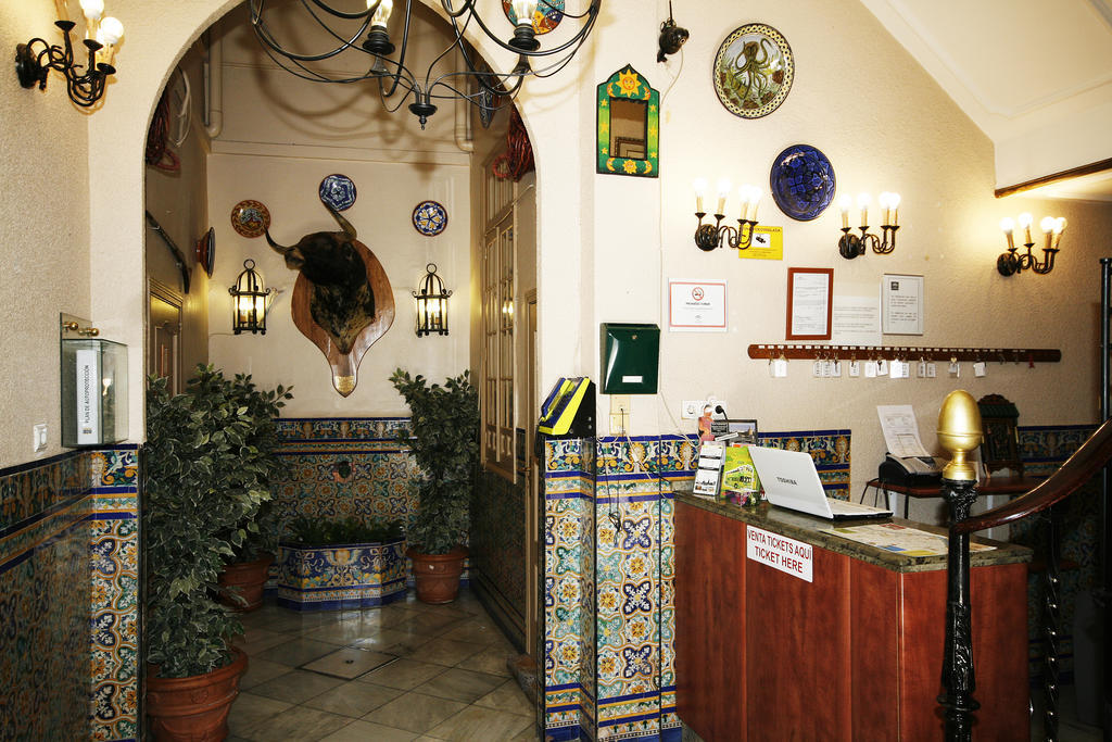 Hostal Van Gogh Sevilla Exteriér fotografie